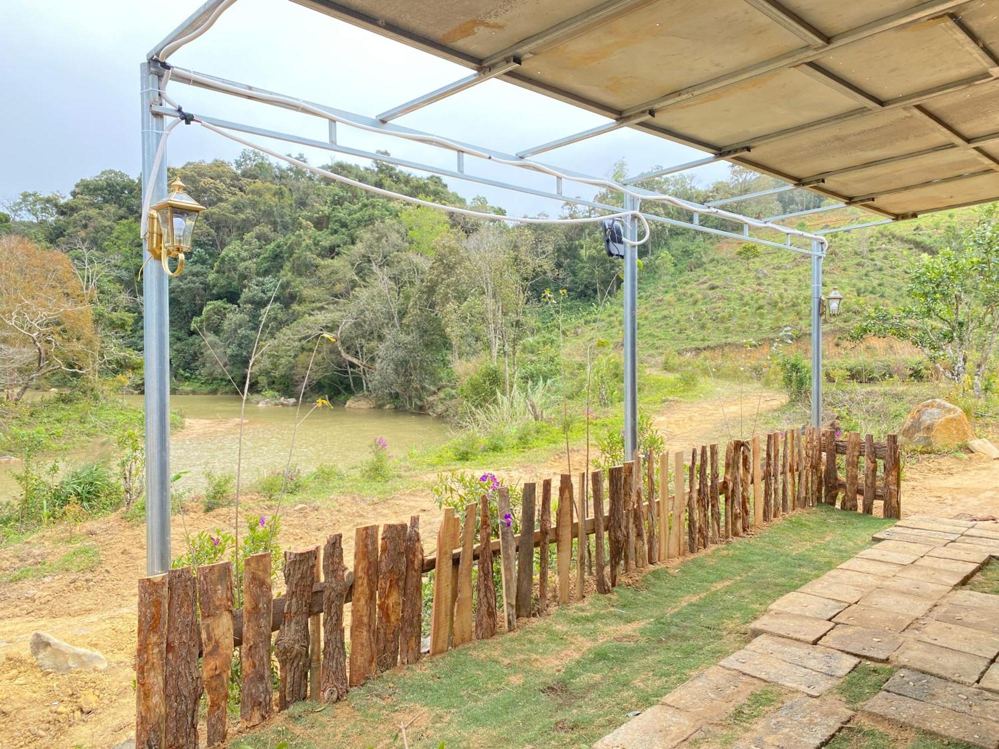 Coi Nguon Farm Glam Mang Den Hotel Kon Von Kla Buitenkant foto