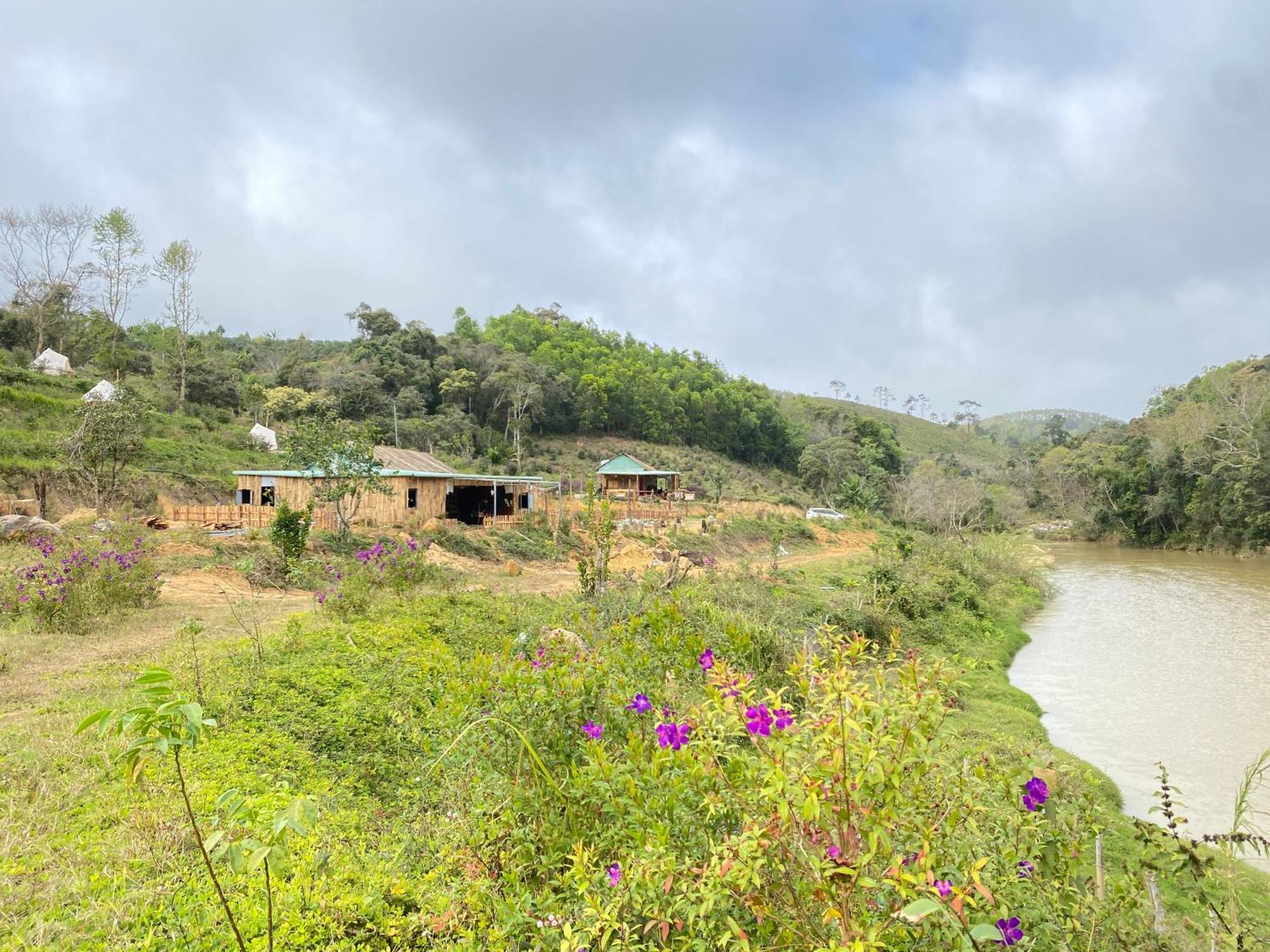 Coi Nguon Farm Glam Mang Den Hotel Kon Von Kla Buitenkant foto